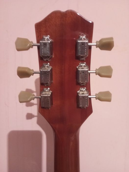 Epiphone PRO -1 Plus VS. 175 $. Нова.