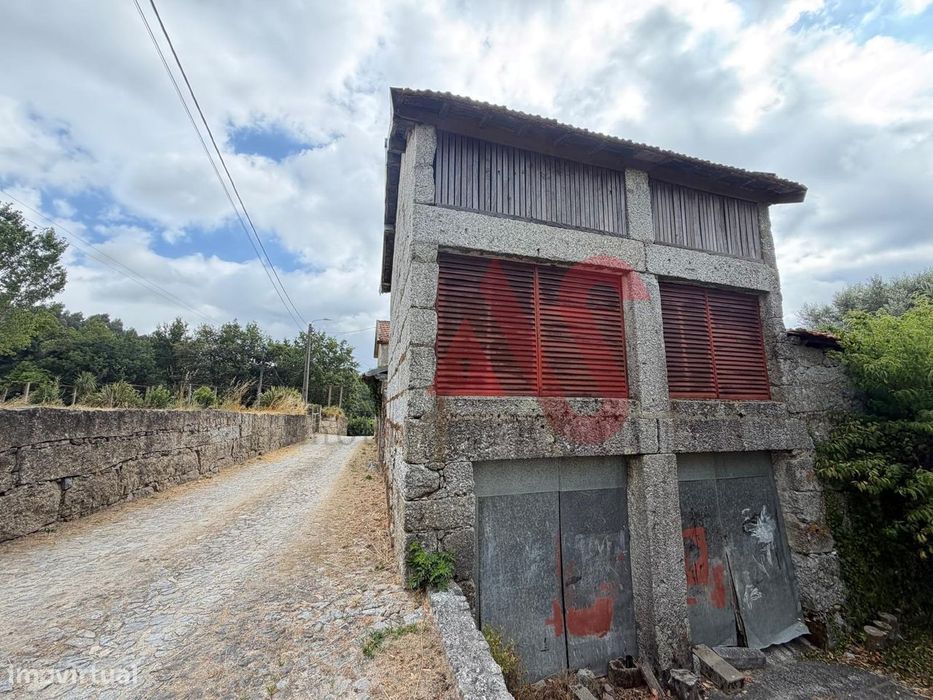 Moradia para Restauro com Terreno de 340 m² | Estorãos, Fafe