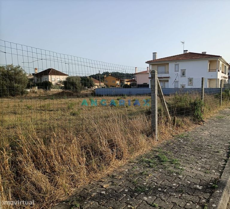 ANG903 - Terreno de 379m2 para Venda em Leiria
