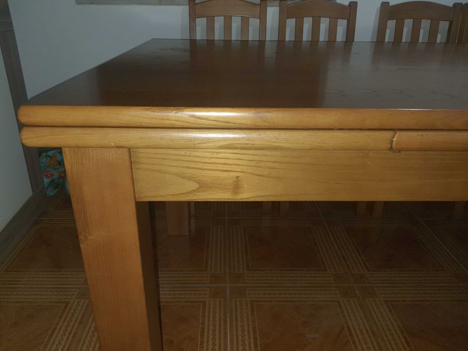 Mesa de jantar c/cadeiras