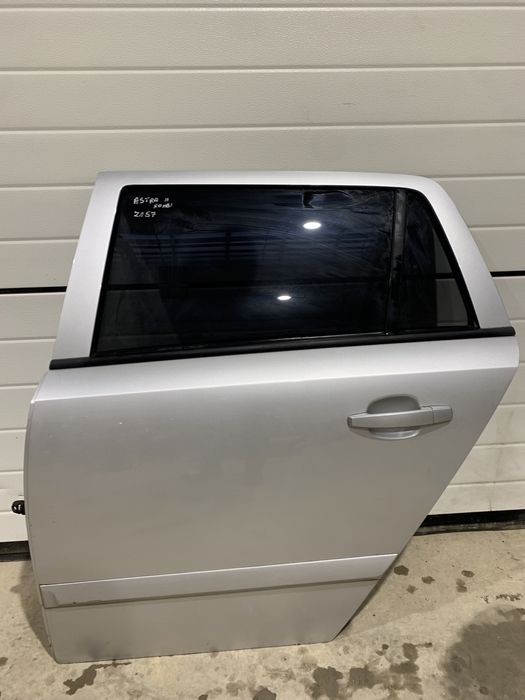 Opel Astra H III 3 kombi drzwi lewe tylne lewy tył kompletne Z157