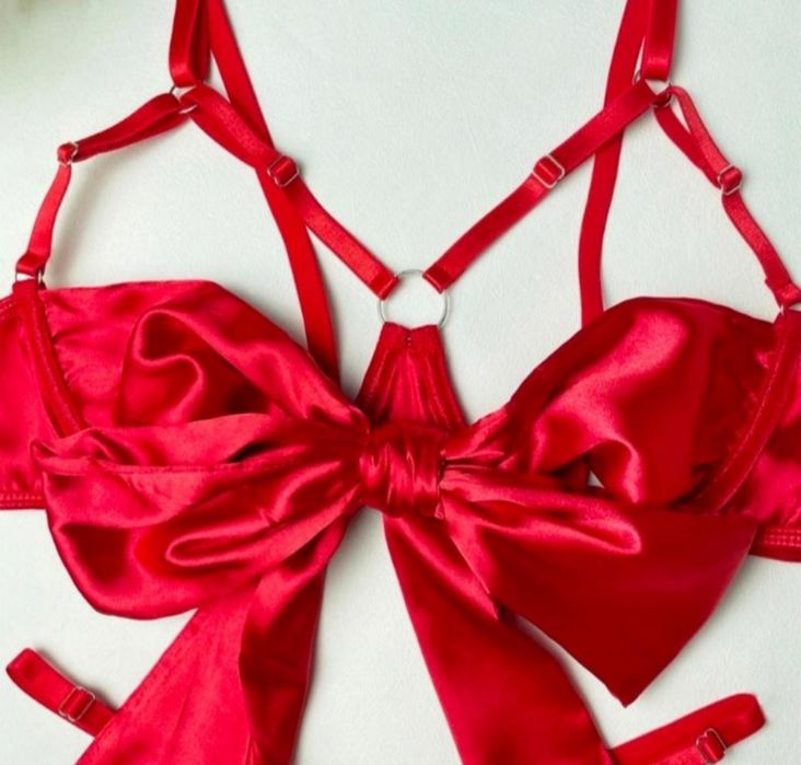 Еротична білизна бантик