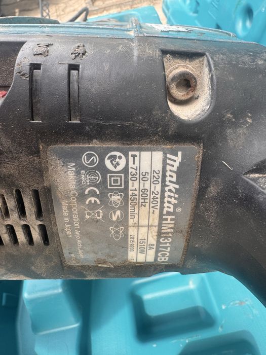 Młot wyburzeniowy Makita HR 1317CB Uszkodzony