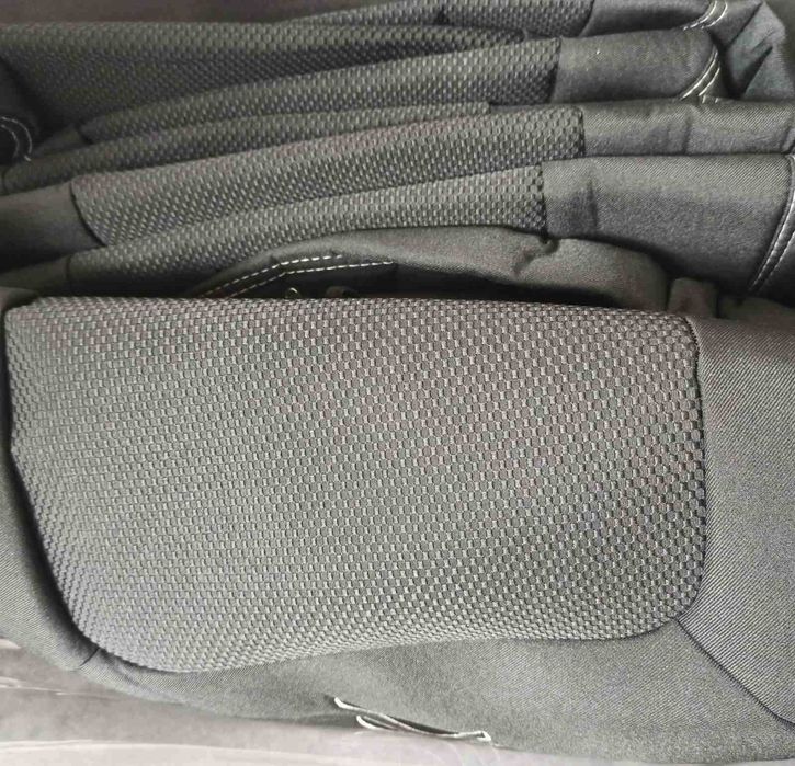 Продаю чохли для сидінь на Сітроен С4 Гранд Пікассо II 2013