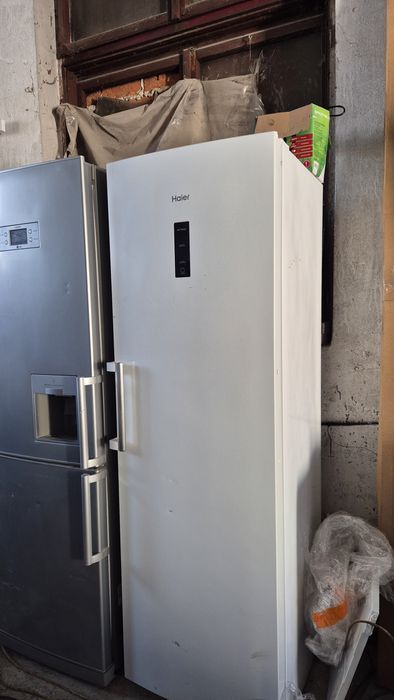 Продам морозилку суха заморозка робоча 7 секцій висота 185 см