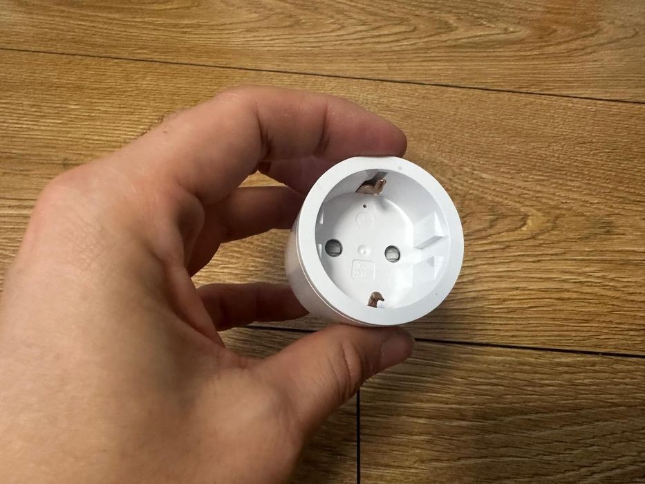 Kompaktowy przełącznik gniazdka Trust – zdalne sterowanie urządzeniami