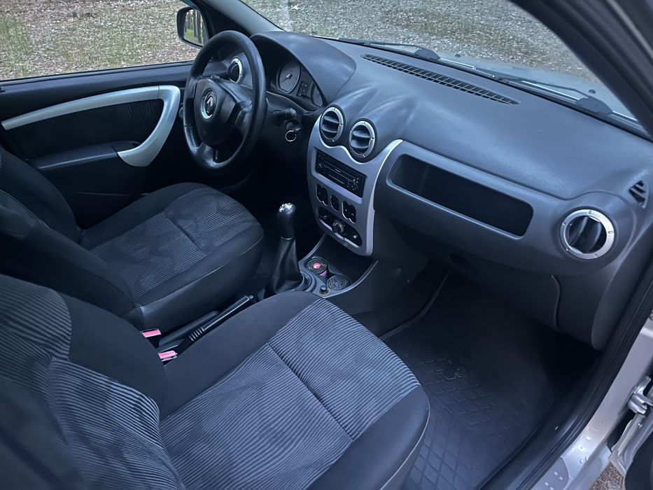 Renault Logan 2009 1.6