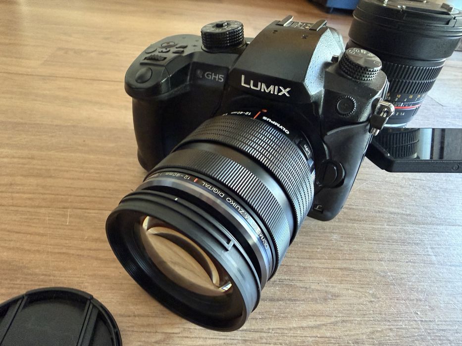 Panasonic GH5 + 12-40mm f2.8 pro + Samyang 85mm f1.4 canon