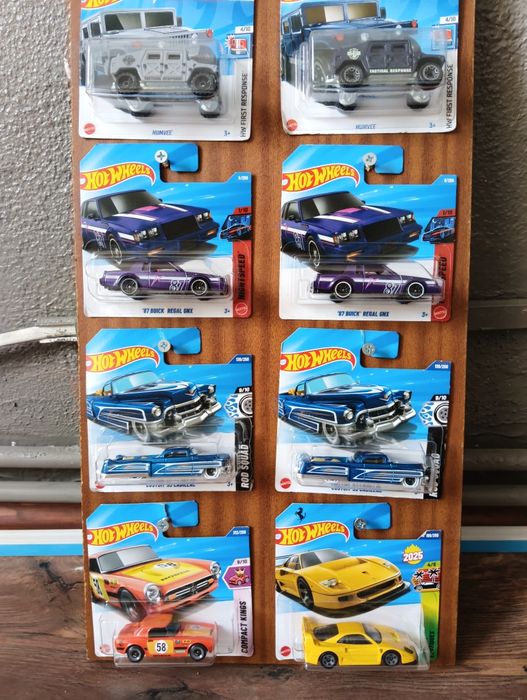 Hot wheels 8 szt w tym 3 szt th