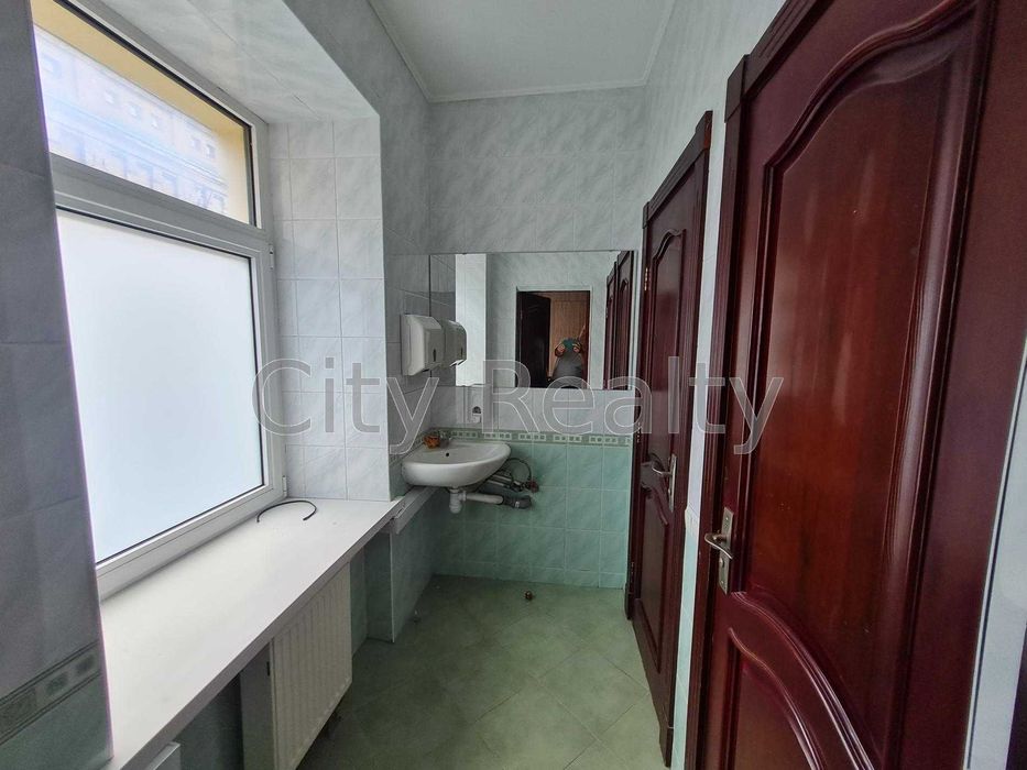 Офіс 327 м.кв. Вул. Ігорівська 12Б Поділ метро Поштова Площа Без%