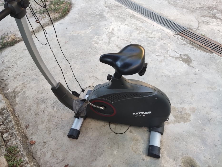 Bicicleta de ginásio elétrica usada