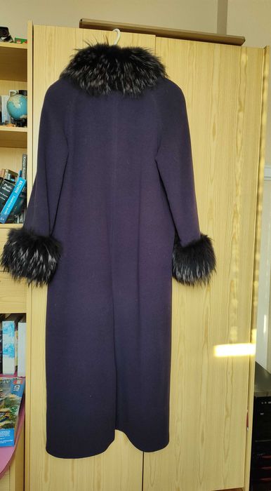 Płaszcz zimowy z futrem z jenota 40