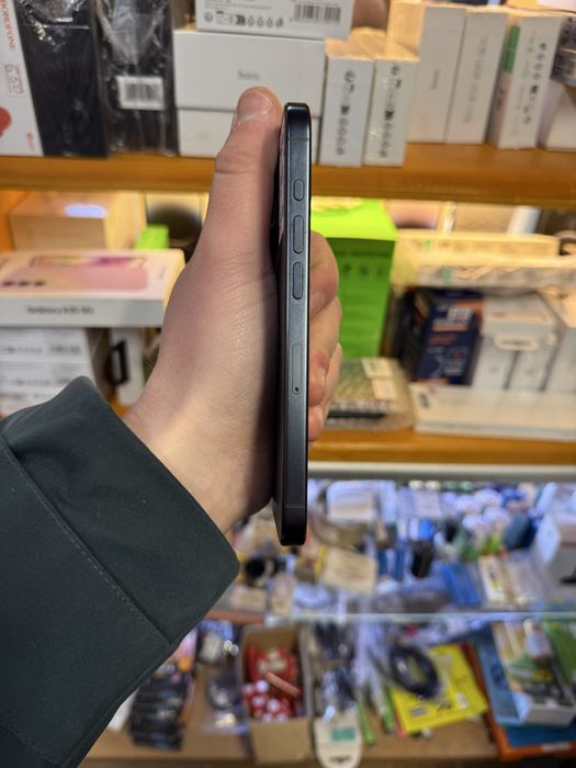 Продам Iphone 15 Pro 128 GB Black Titanium 87% АКБ