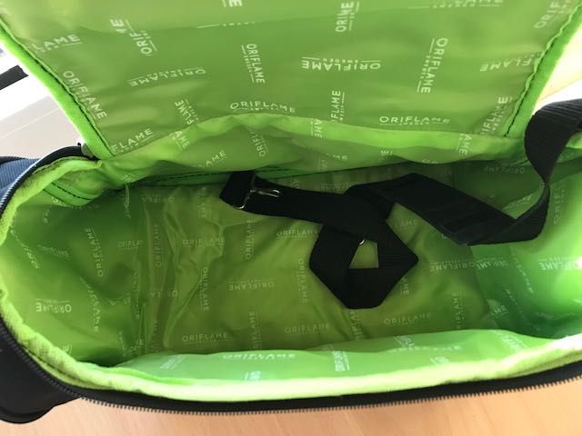 Mala Preta espaçosa NOVA Oriflame