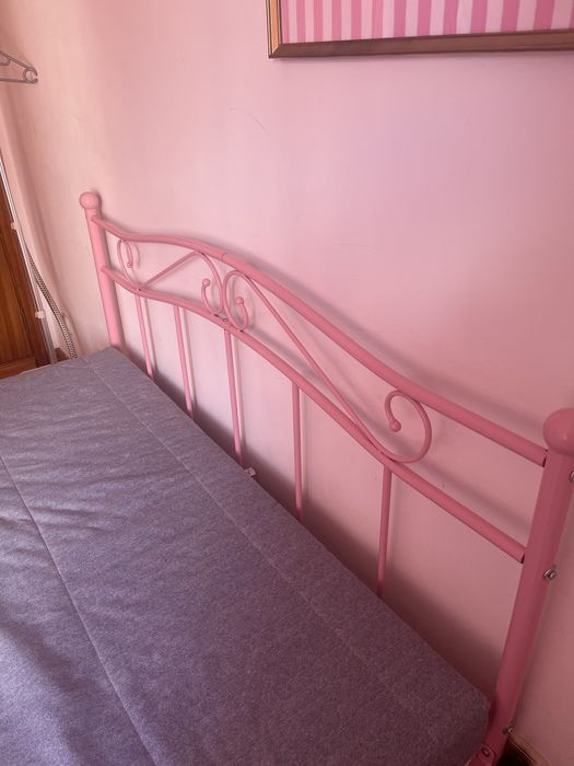 Cama de Metal de Casal Rosa - Vida XL ( como nova )