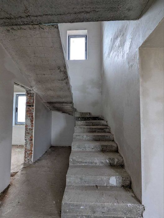 Продається  готовий дуплекс.