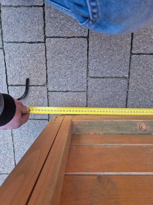 Drewniany domek dla dziecka