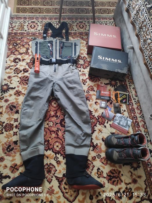 Забродні черевики SIMMS.