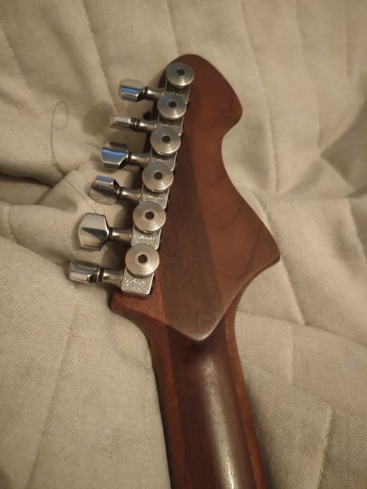 Guitarra eléctrica edição única