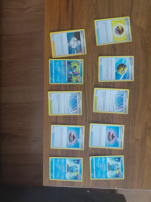 Karty pokemon z zestawu battle deck