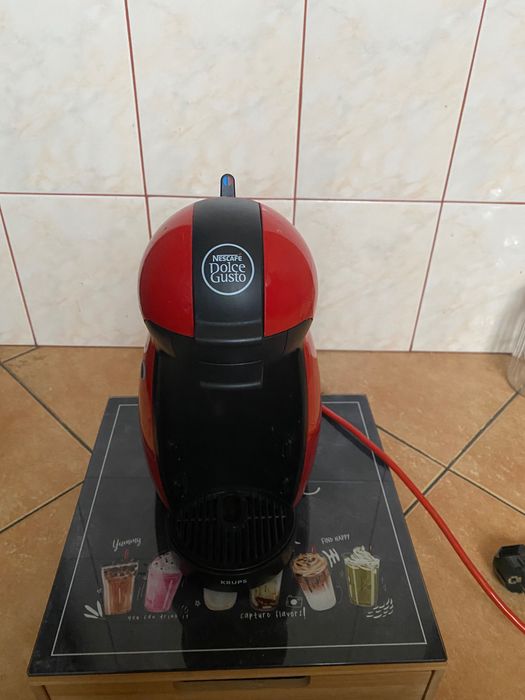 Ekspres Nescafe Dolce Gusto z szufladą na kapsułki