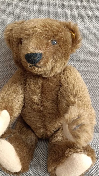 Ведмедик мохеровий з піщиком Steiff