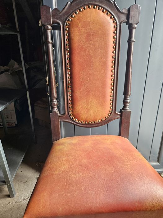 Cadeiras de sala em madeira