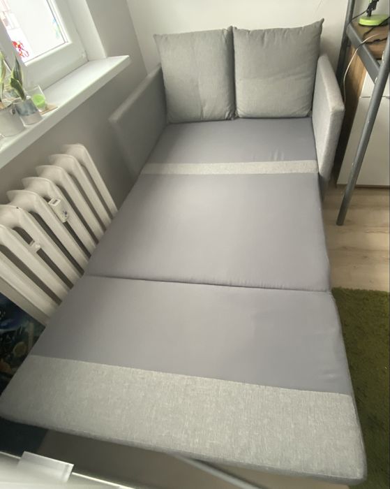 Sofa rozkladana z pojemnikiem na posciel