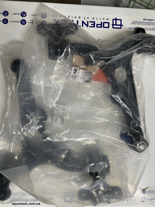 Важіль передній правий-лівий Citroen Jumpy I 95- ABS