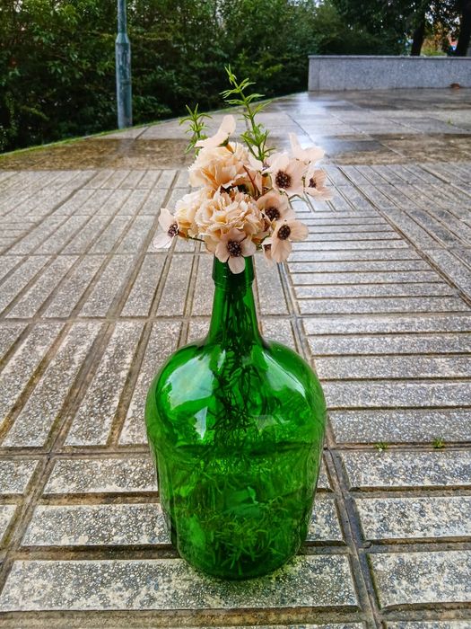 Garrafões de Vinho com Decoração