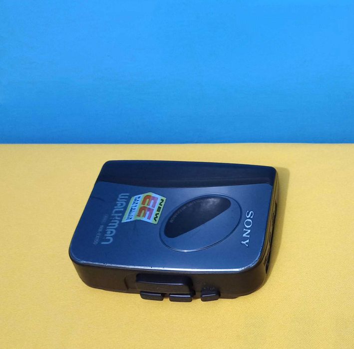 Кассетный плеер Sony Walkman WM-EX150 с наушниками