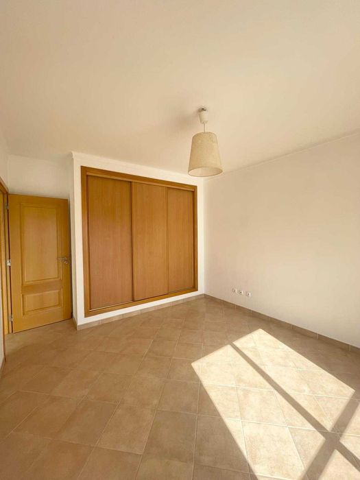 Moradia T3+1 no Pinhal Novo com Espaço Exterior e Garagem