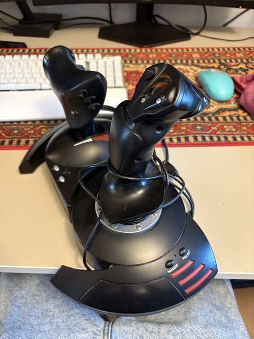 joystick thrustmaster t.flight hotas x