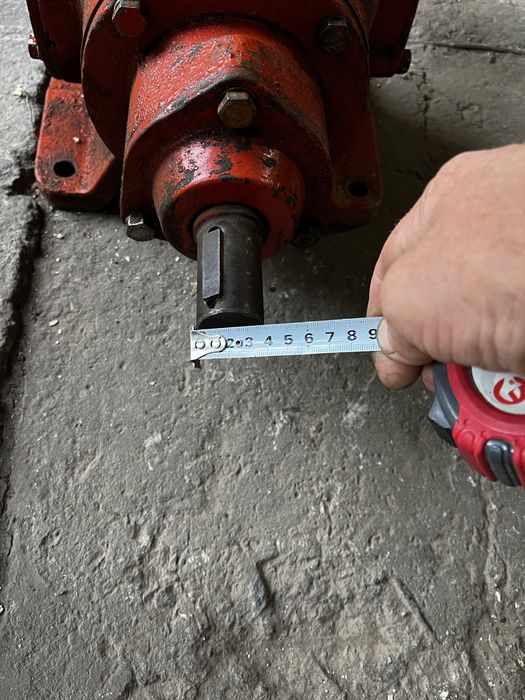 Редуктор кутовий 1/1,25 в новому стан вага 65 кг