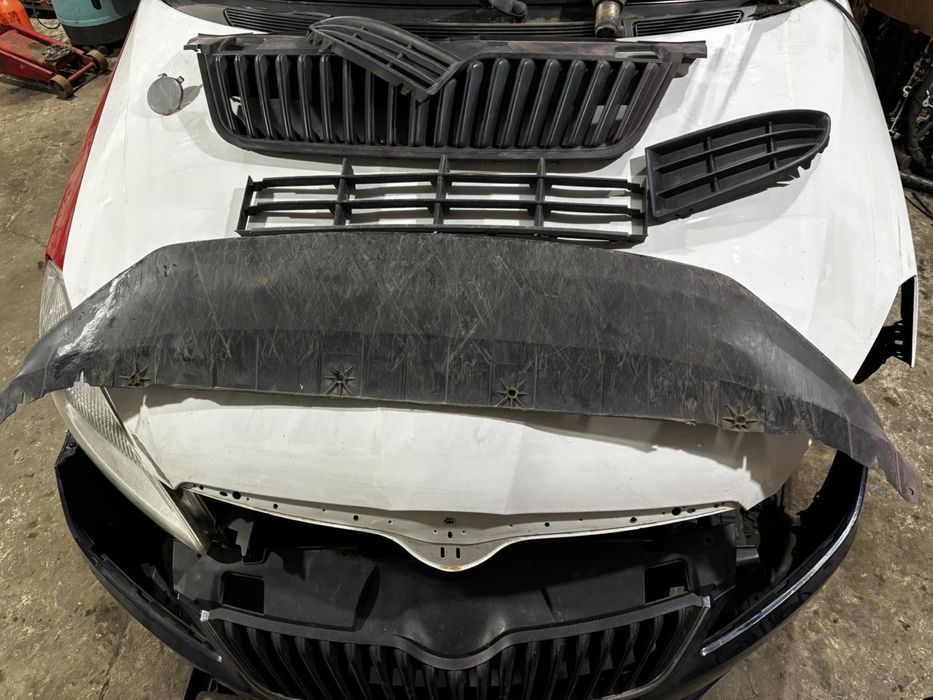 Рішотка Решітки заглушки Skoda Fabia