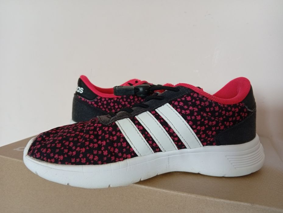Дитячі кросівки Adidas Lite Racer  з квітковим принтом