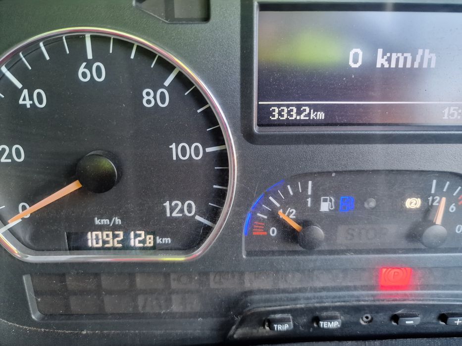 Mercedes Benz, zamiatarka 123 900 brutto