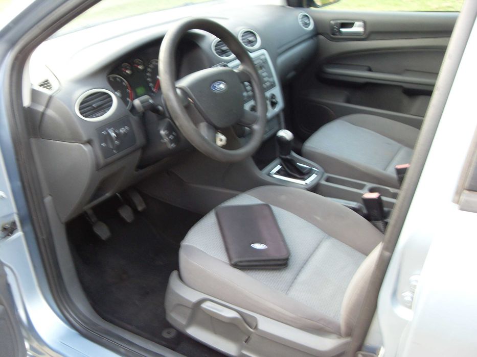 ford focus benzyna  2006 r  74 kw