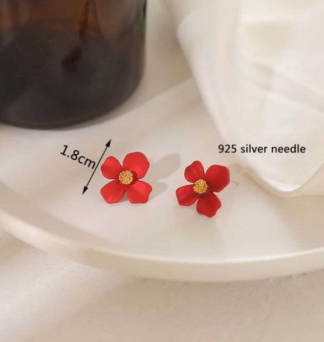 Сережки гвоздики червоні