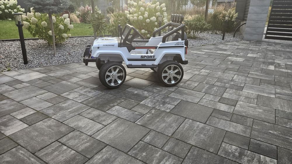 JEEP 4x4 Auta na akumulator SKÓRA GUMA 4 SILNIKI, 2x 12v 9ah, pilot,