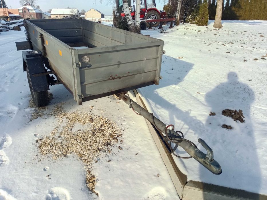 Przyczepka samochodowa