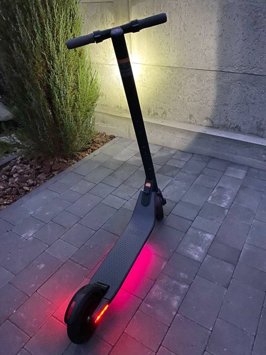 Електросамокат ninebot