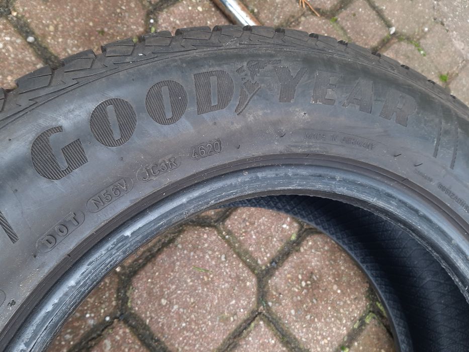 2x Opony całoroczne 215/65R16 GoodYear Vector4Sasons 7mm