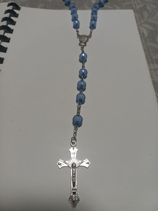 Terço novo azul na embalagem - prenda / presente