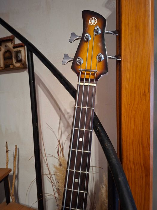 Baixo Yamaha TRBX 174EW made Indonesia + Bag