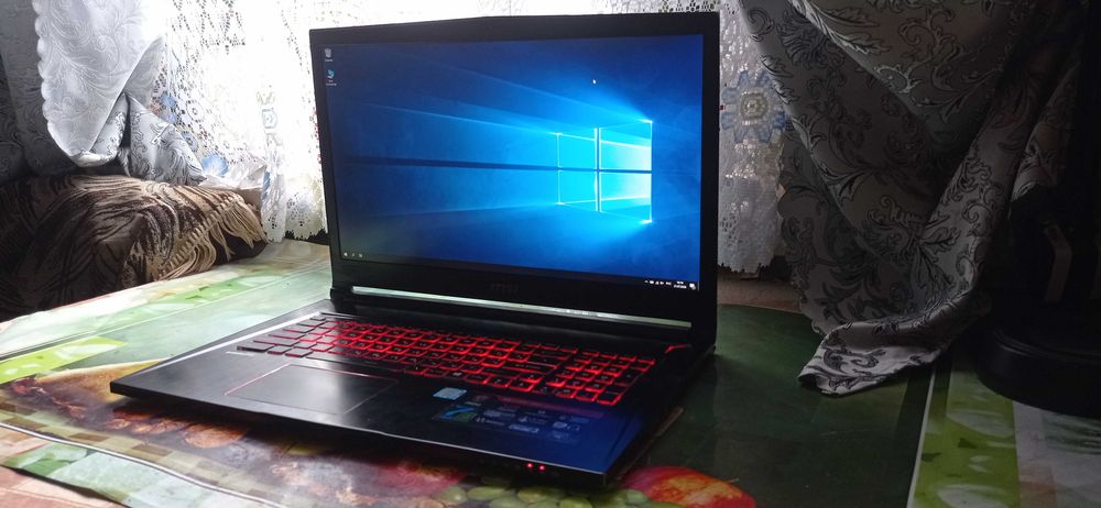 Великий ігровий ноутбук MSI / 120 Гц / i7-7700HQ / GTX 1060 / NVMe