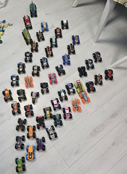 Хот Вiлс Монст Тракс