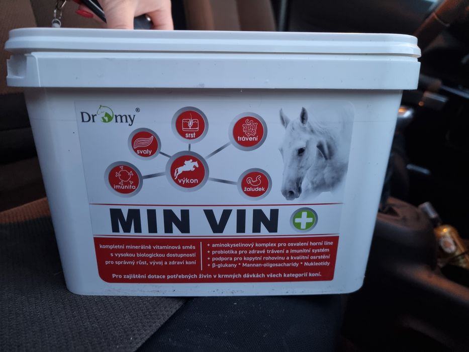 Witaminy i aminokwasy dla koni Dromy MINVIN