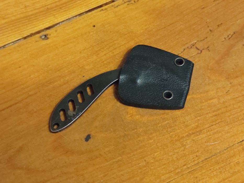 Nóż Master Cutlery MTech Neck Karambit MT-20-32
