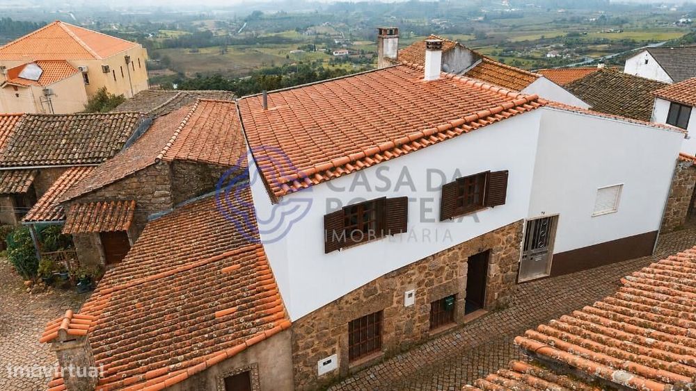 Moradia T2 totalmente renovada em Belmonte | Pronta a habitar ou a ren